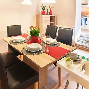 Cozy With Terrace Near Castle Apartment Prague